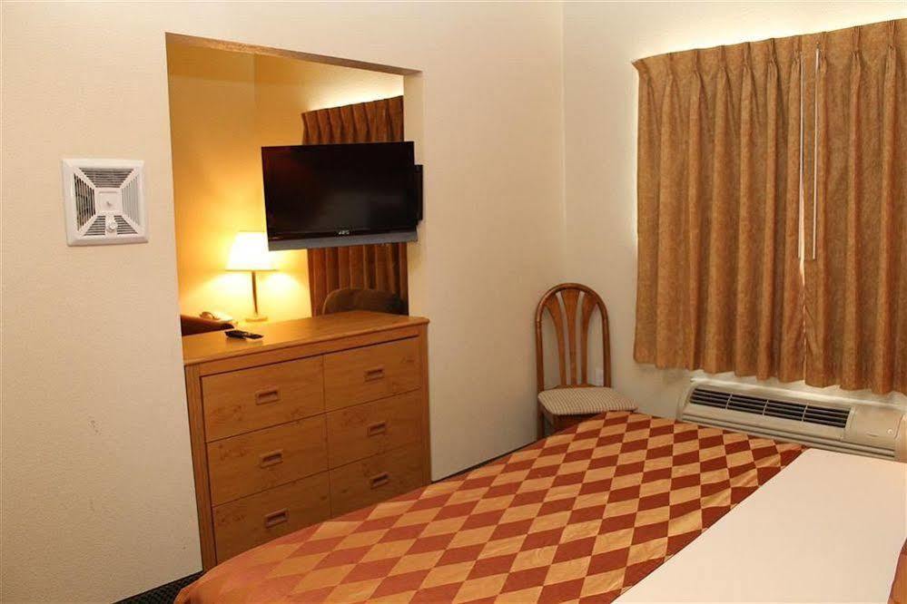 Island Suites Lake Havasu City Exterior foto